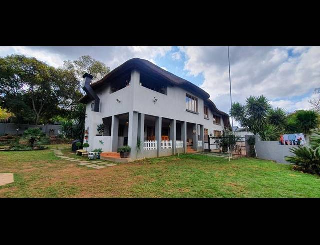 6 BEDROOM HOUSE FOR SALE IN VAL DE GRACE